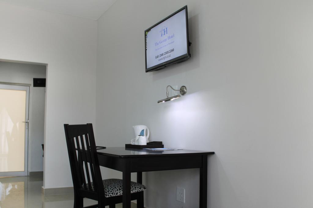 The George Hotel Manzini Luaran gambar