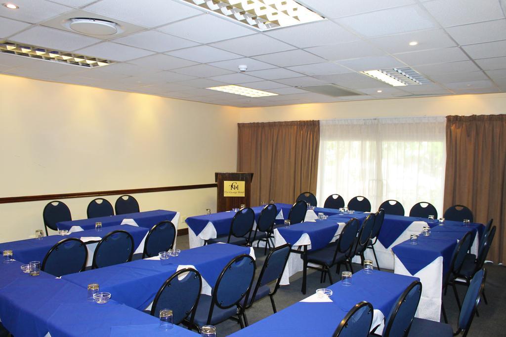 The George Hotel Manzini Luaran gambar