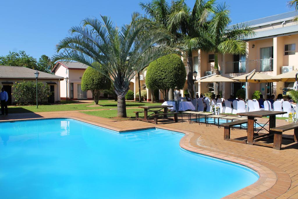 The George Hotel Manzini Luaran gambar