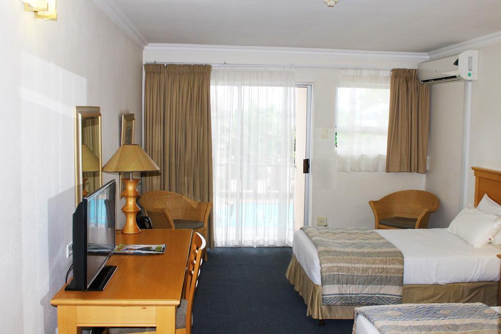 The George Hotel Manzini Luaran gambar