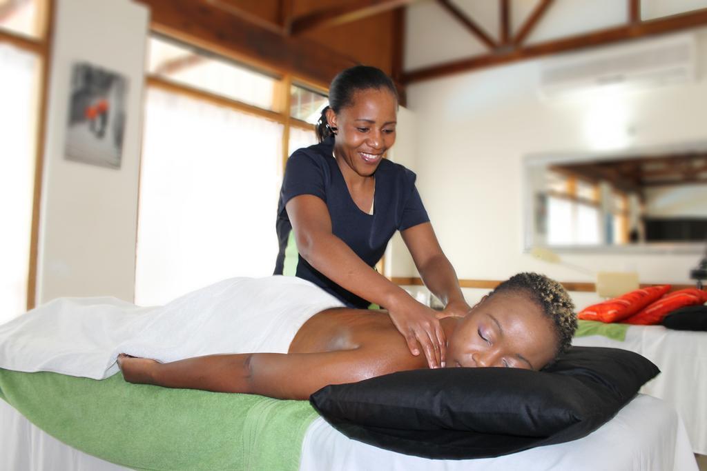 The George Hotel Manzini Luaran gambar