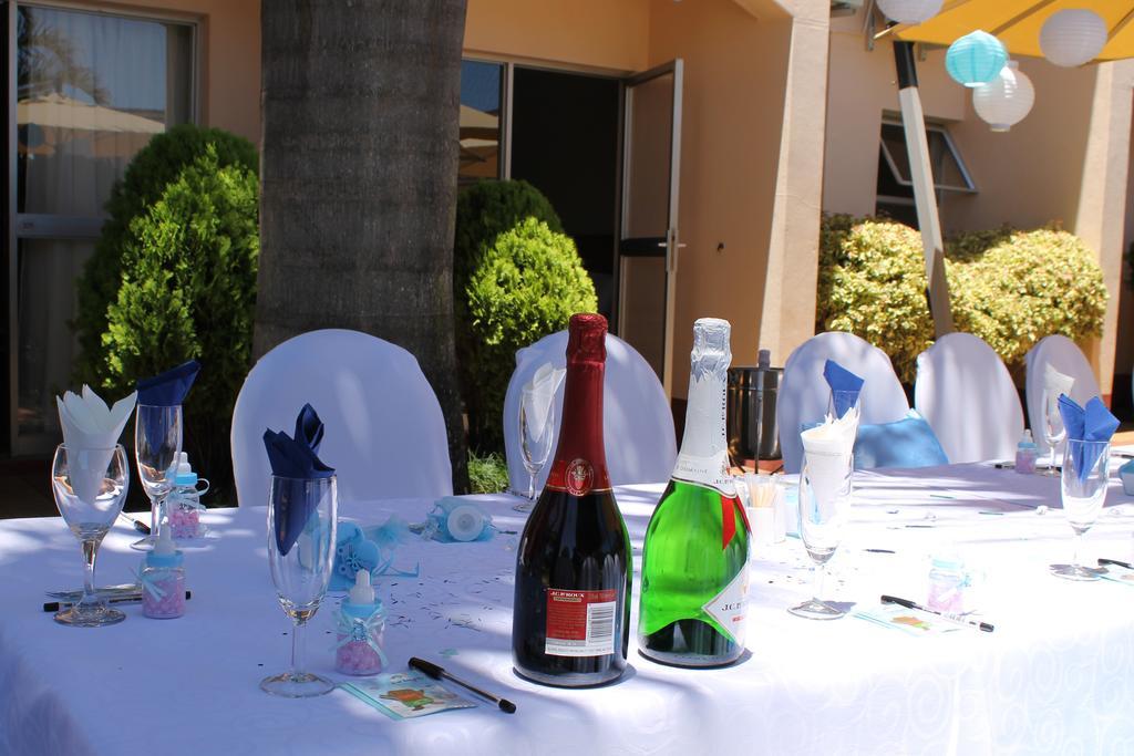 The George Hotel Manzini Luaran gambar