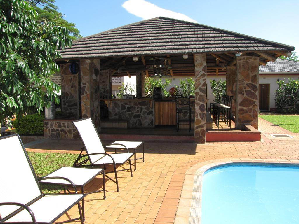 The George Hotel Manzini Luaran gambar