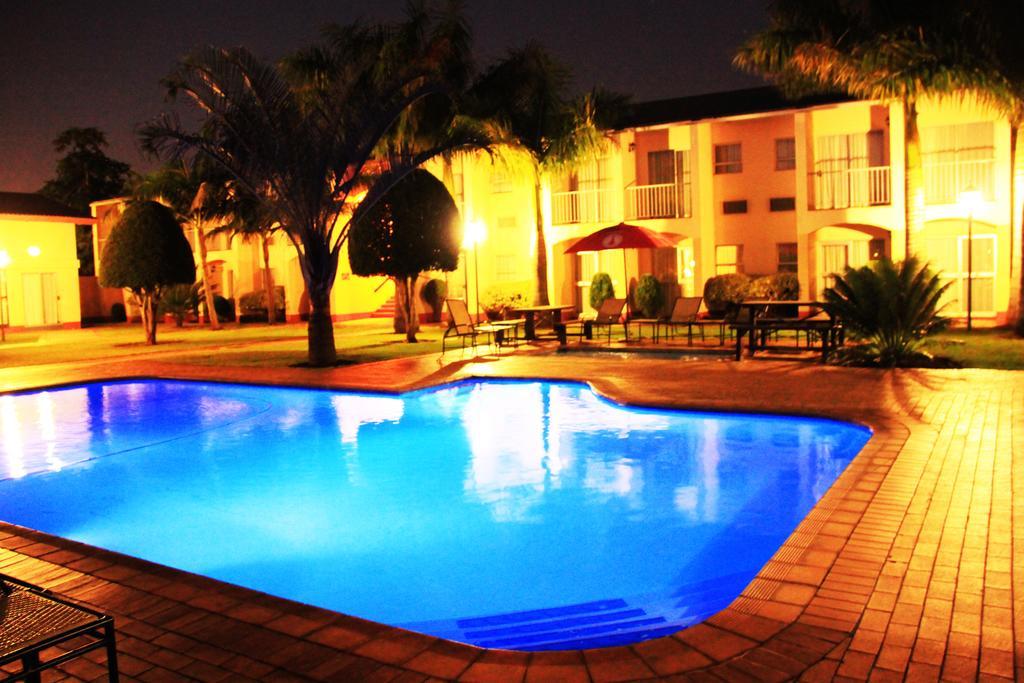 The George Hotel Manzini Luaran gambar