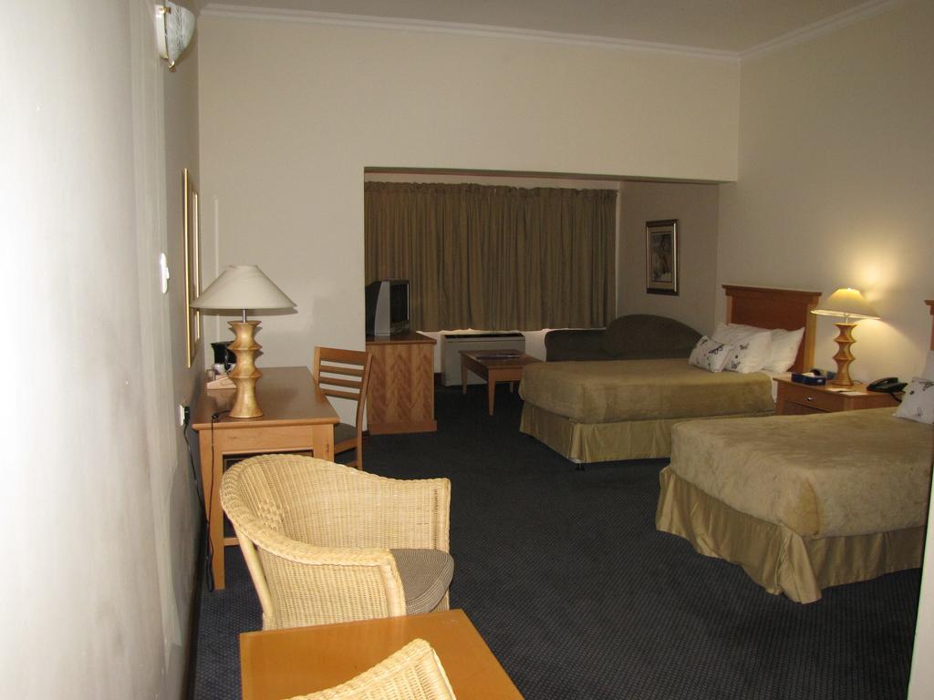 The George Hotel Manzini Luaran gambar