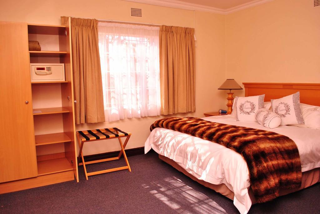 The George Hotel Manzini Bilik gambar